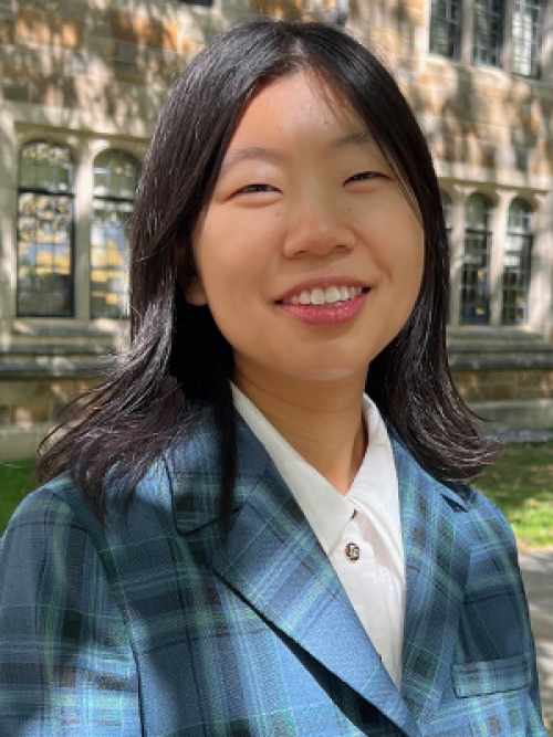A portrait of Angie Gou.