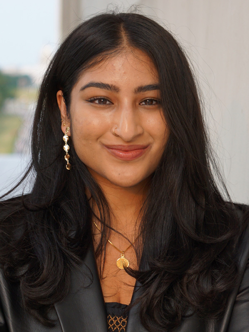 Portrait of Nithya Arun.