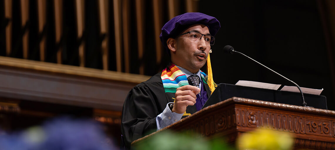 Ruben Piñuelas speaks to the Michigan Law class of 2026 and audience during Senior Day.