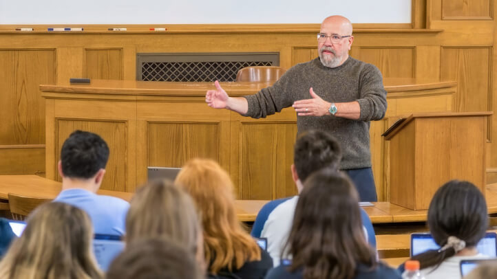 Len Niehoff teaching class at Michigan Law.