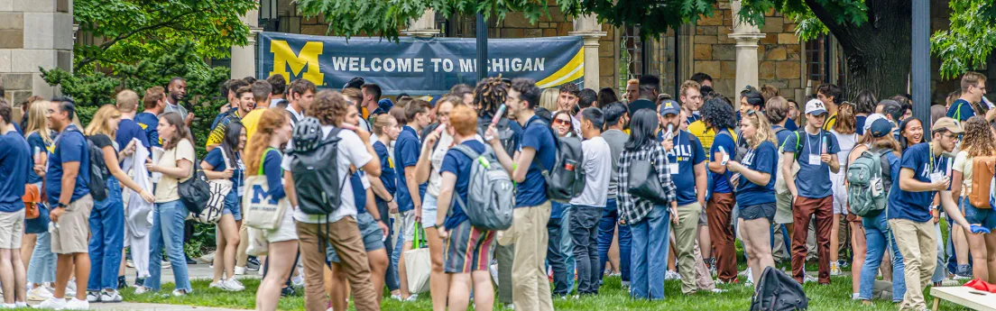 Student Orientation 2023 class gathers outside in the Law Quad